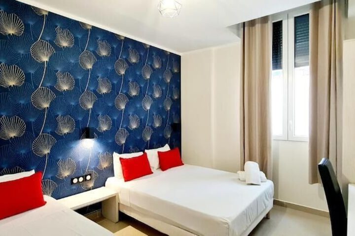 Room 9 of 28
