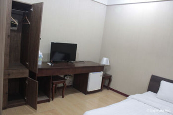 Room 67 of 79