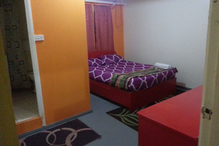 Room 13 of 23