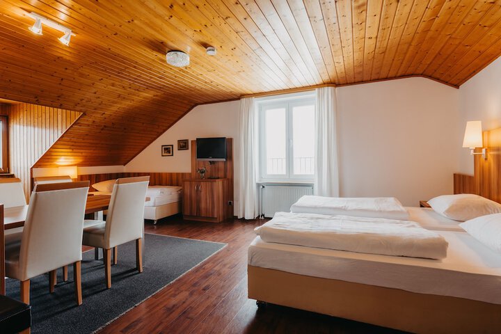 Room 4 of 41