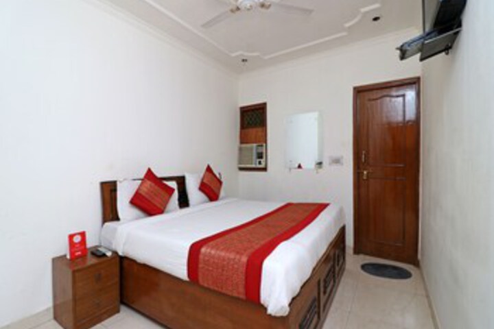 Room 17 of 23