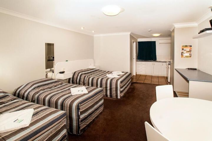 Room 4 of 13