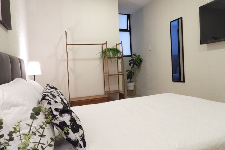 Room 7 of 48