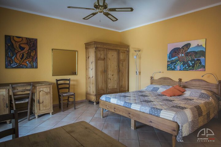 Room 4 of 33