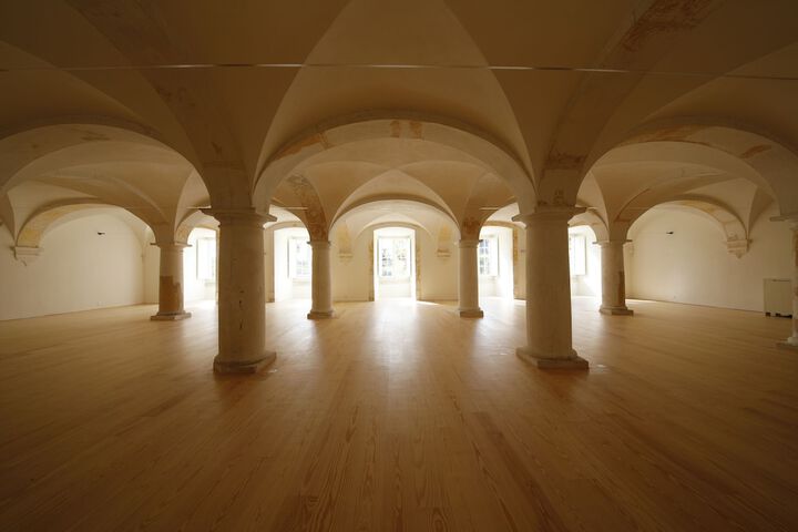 Ballroom/Hall 44 of 52