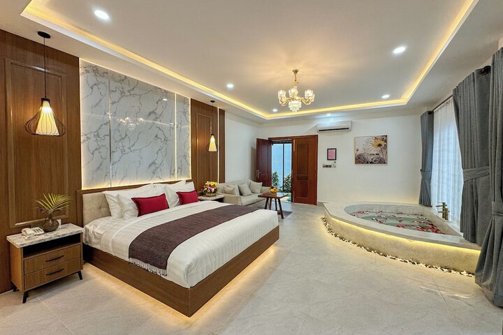 Room 53 of 180