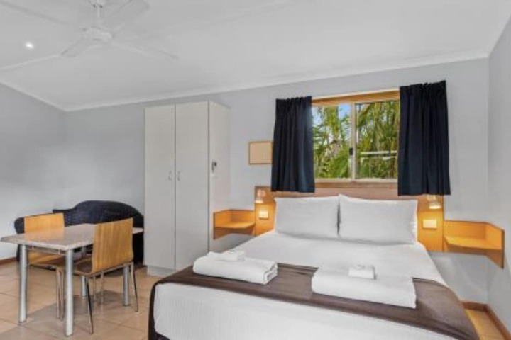 Room 4 of 41