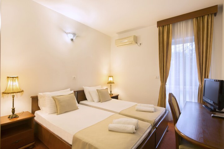 Room 40 of 95