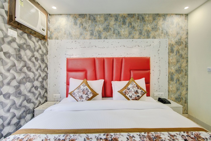 Room 2 of 16