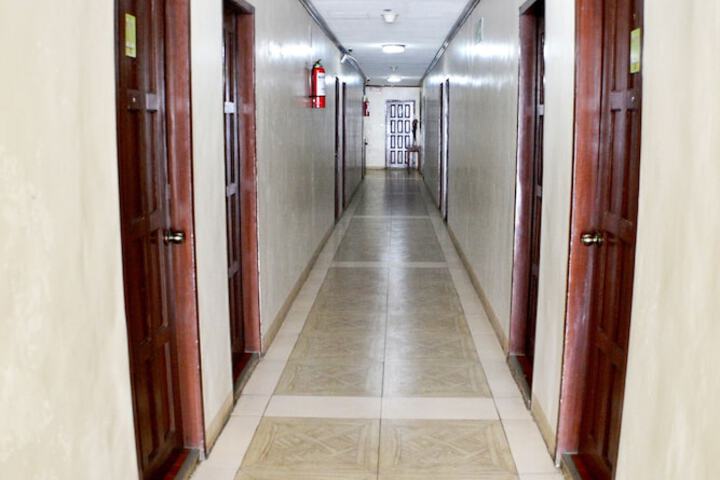 Ballroom/Hall 33 of 38