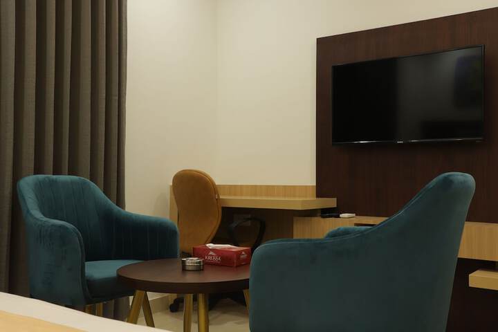 Room 11 of 24