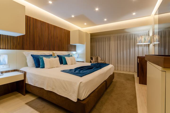 Room 42 of 108