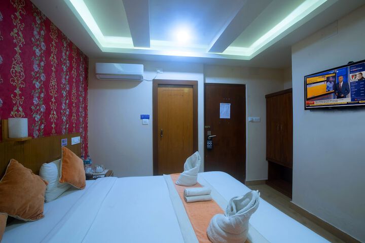 Room 8 of 25