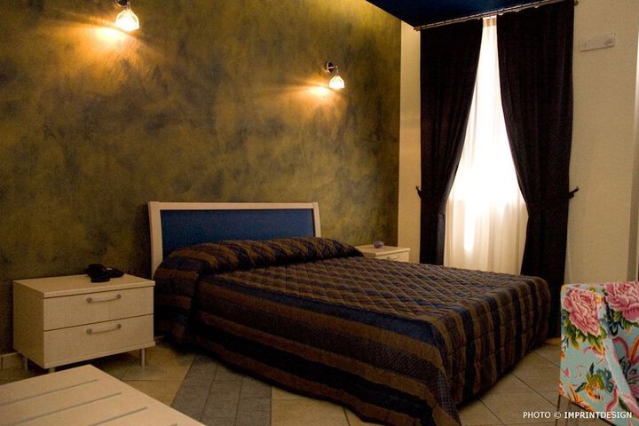 Room 7 of 80