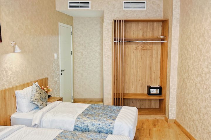 Room 30 of 71