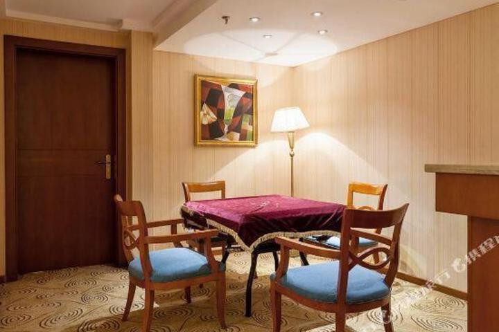 Global Hotel