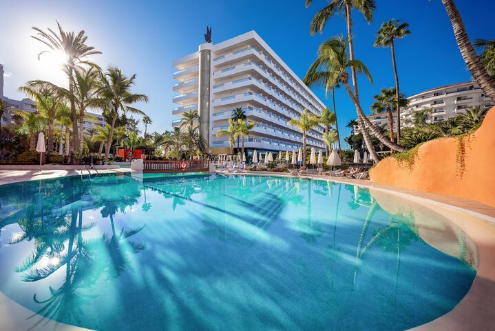 Hotel Pool