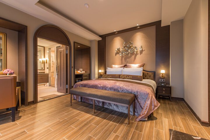 Room 21 of 208