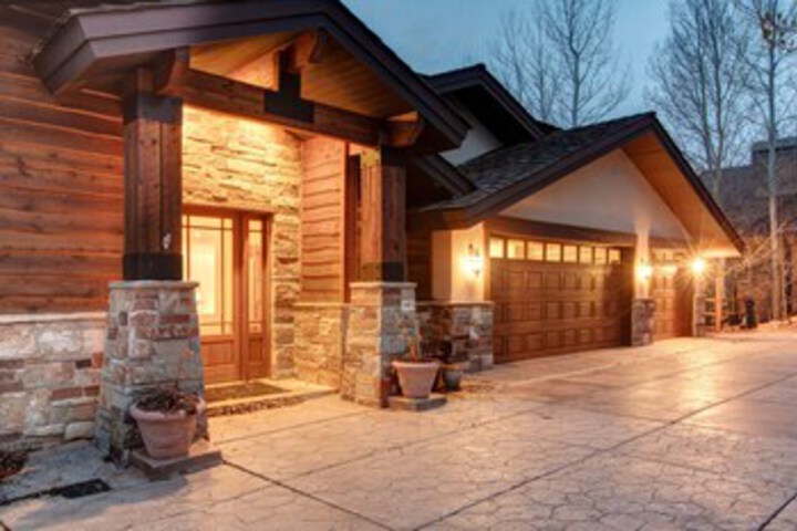 Abode in Vitrail