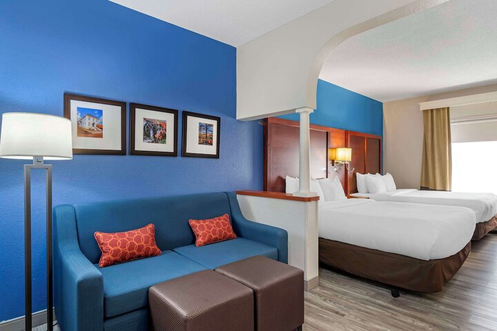 1 King Bed Suite (21 of 25)