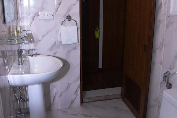 Room 21 of 29