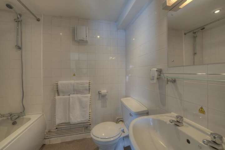 Room 13 of 46