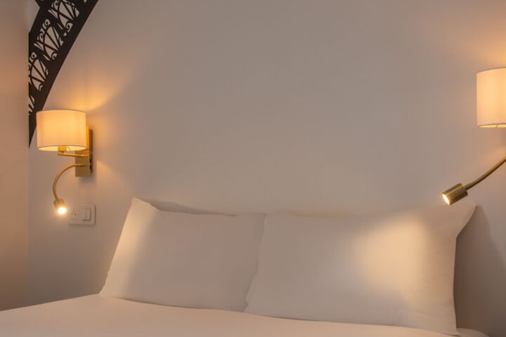 Room 13 of 22