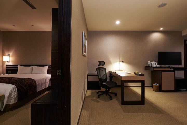 Room 27 of 72