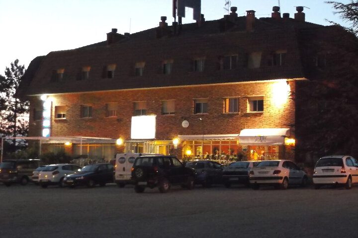 HOSTAL ALPINO