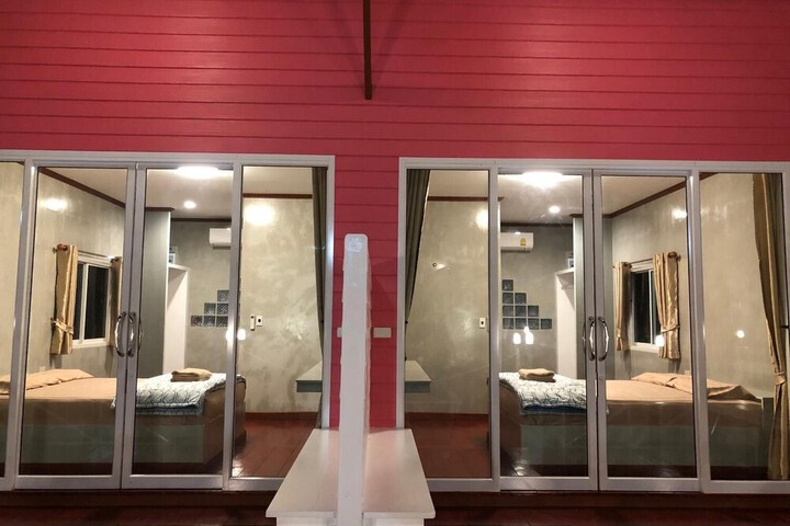 Room 4 of 18