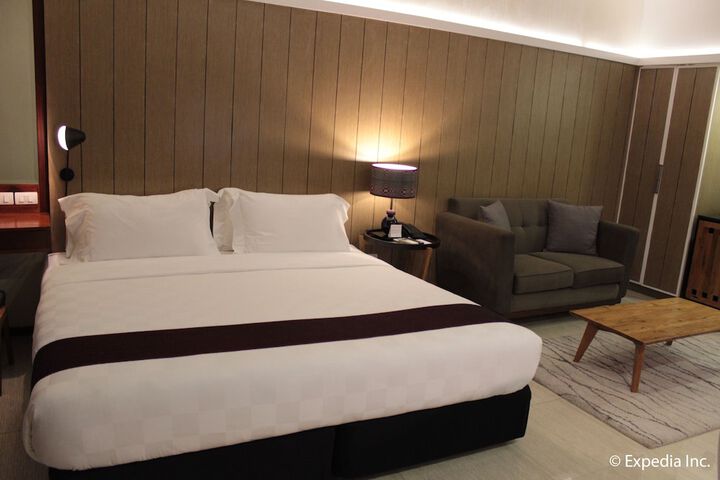 Room 18 of 110