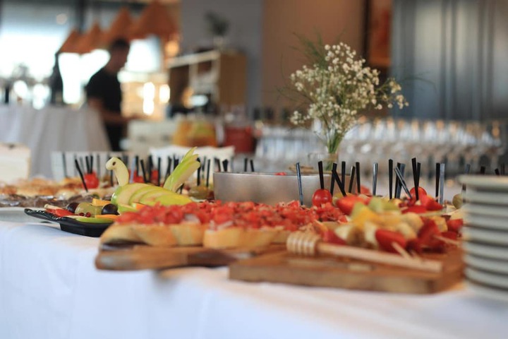 Dining 49 of 65