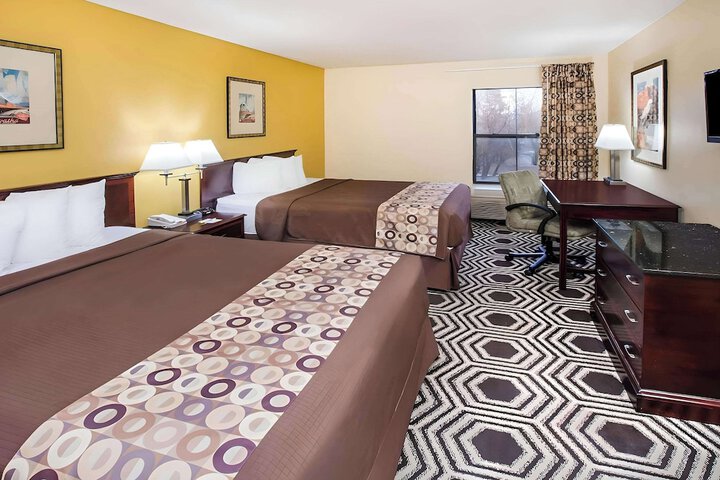2 Queen Beds