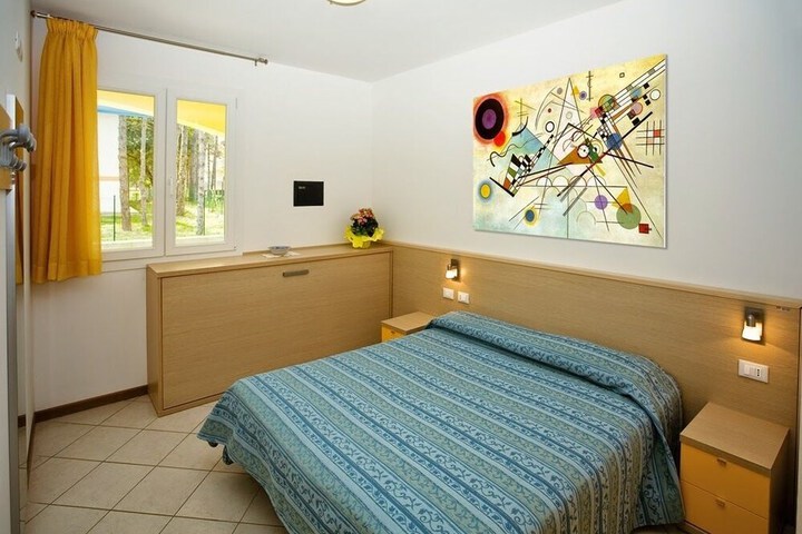 Room 2 of 17