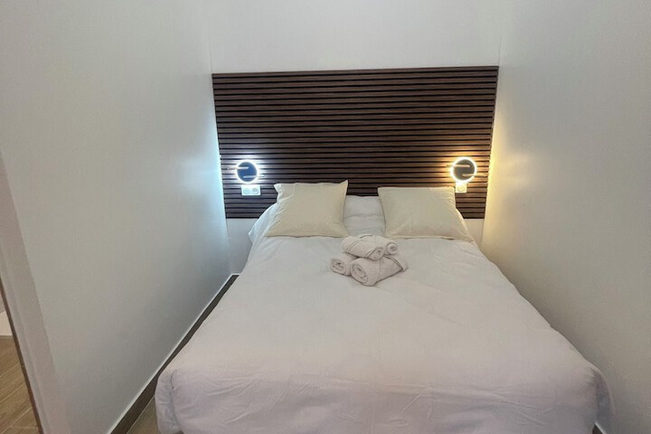 Room 8 of 22