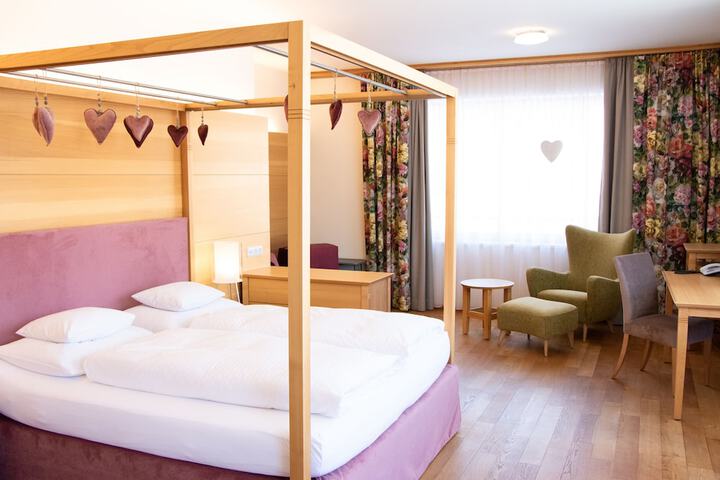 Room 34 of 90