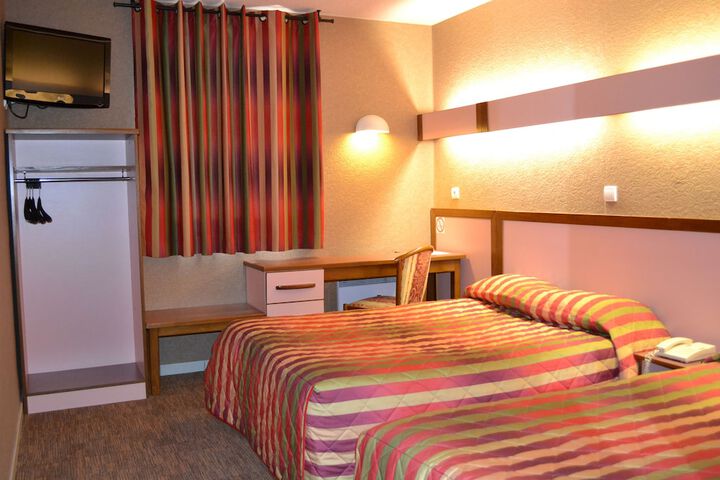 Room 6 of 37