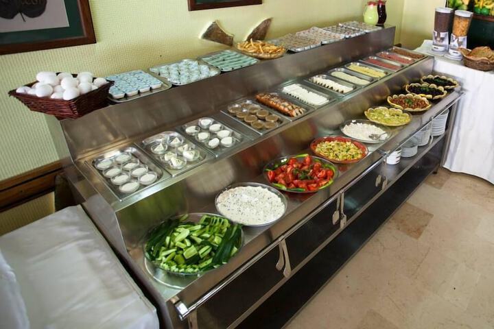 Dining 43 of 49