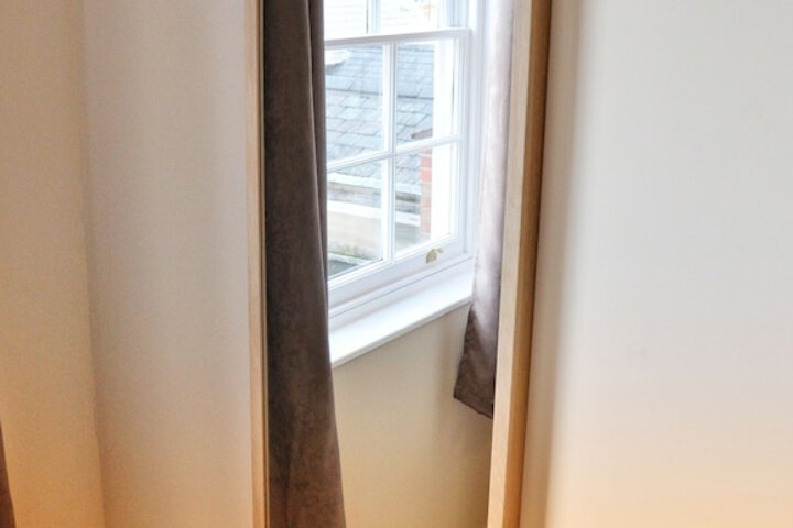 Room 9 of 34
