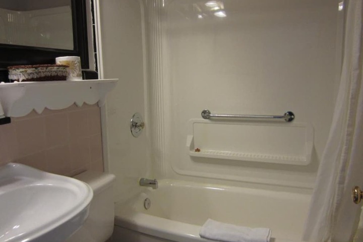 Room 16 of 31