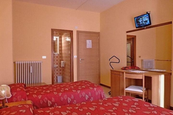 Room 9 of 55