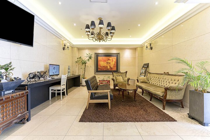 Hotel 6 of 8