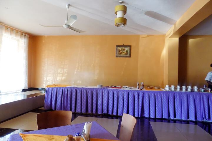 Dining 12 of 22