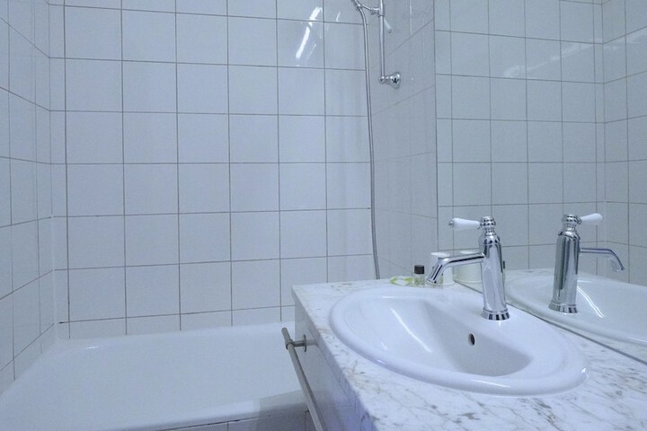 Room 87 of 119