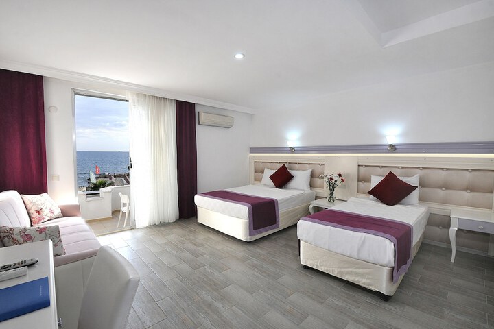 Room 5 of 42