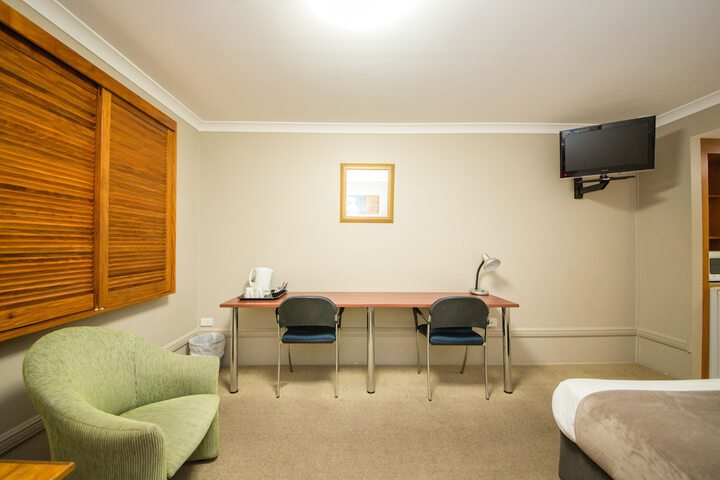 Room 6 of 56