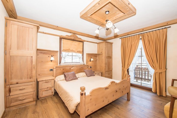 Room 6 of 69
