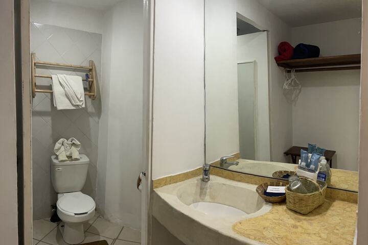 Room 17 of 27