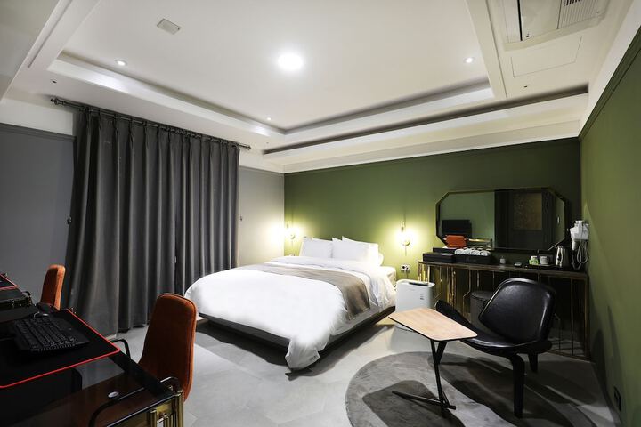 Room 20 of 96