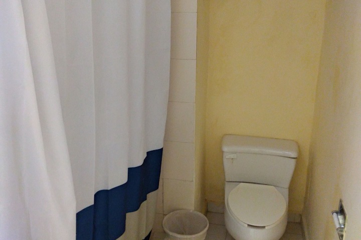 Room 10 of 14